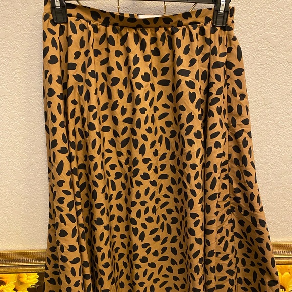 Space 46 skirt
Size large - Picture 1 of 3